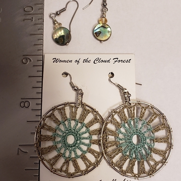 Lot of 6 Pairs Blue Earrings 2 New JJ88 Jonnette Dichroic Glass Dream Catcher - Picture 8 of 10